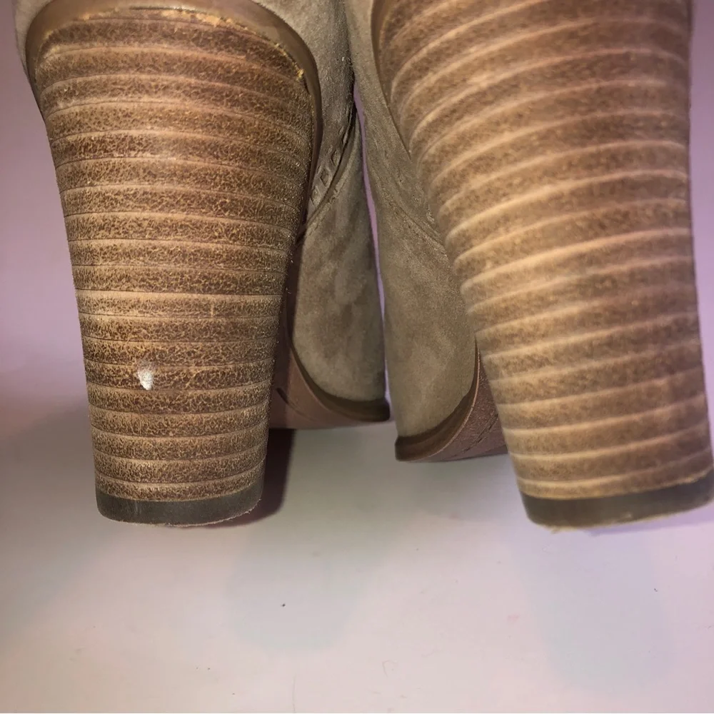 Vince Camuto Fileana French Taupe Split Shaft Laser Cut Out Ankle Boots